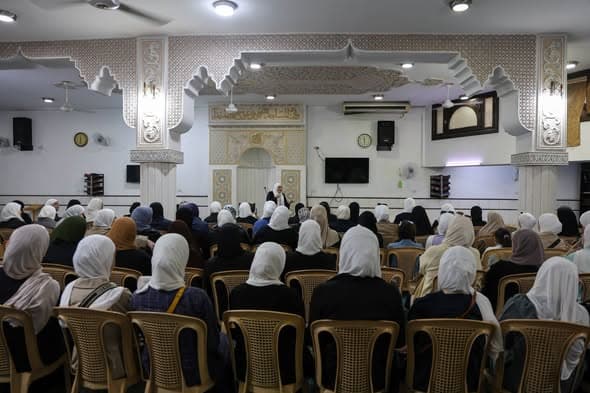 «الكنز المفقود».. محاضرة توعوية لدائرة الحلقات القرآنية في مسجد الحسامي بحمص